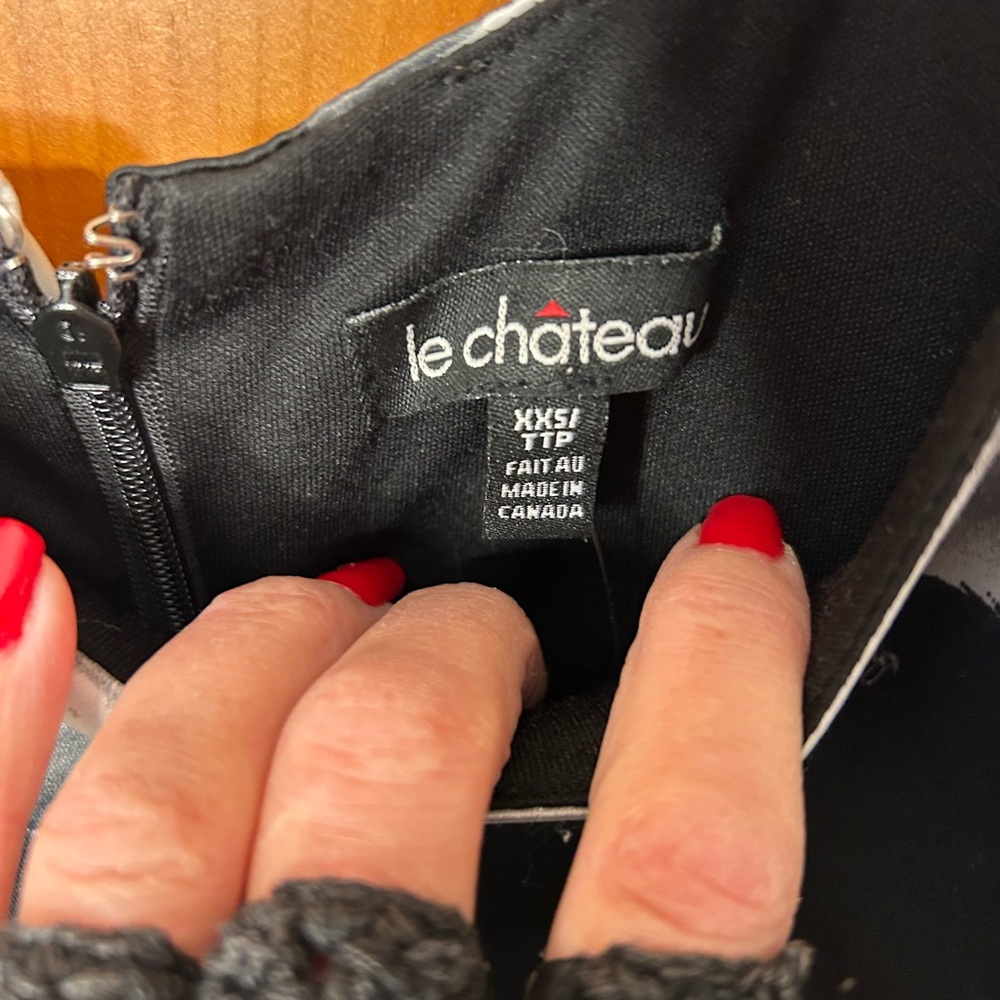 Le Chateau Black and white Ruched Formal Midi Dress❤️XXS - Picture 2 of 6